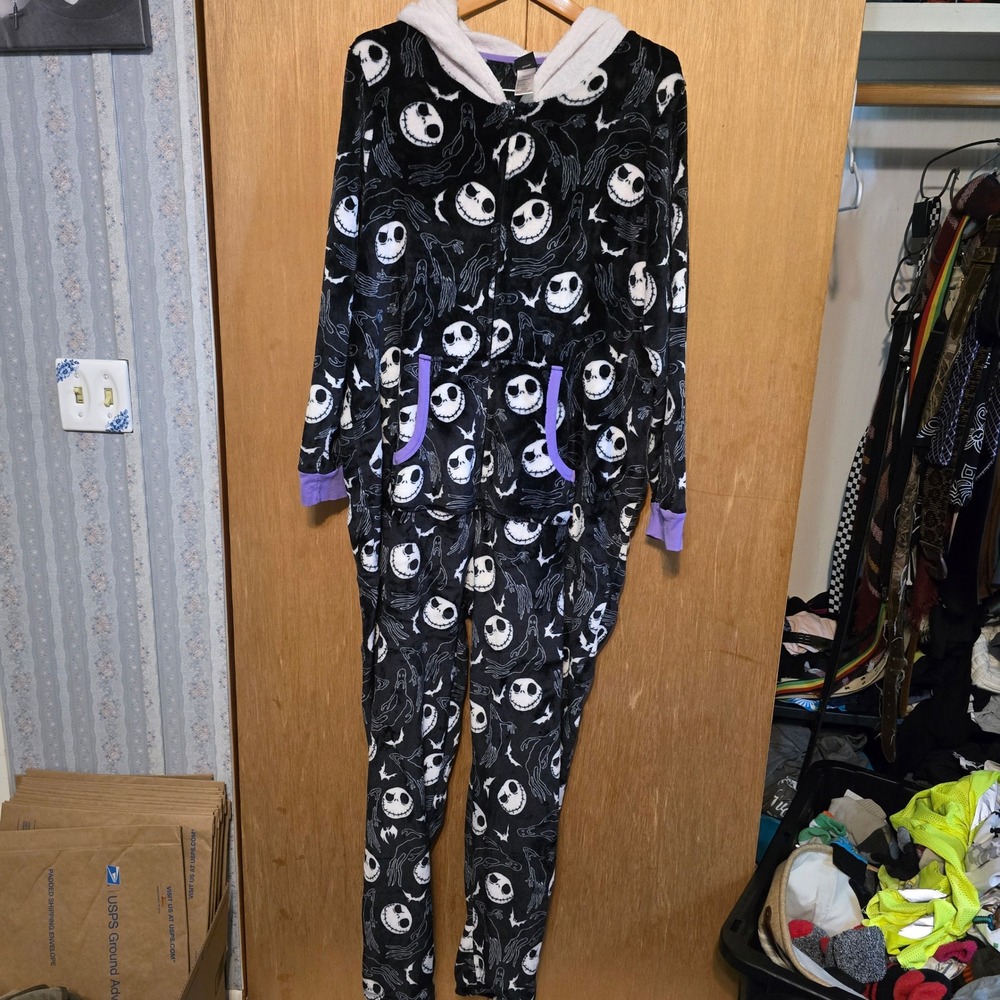 Disney Nightmare Before Christmas 2X Pajamas Womens Black Jack Skellington Suit